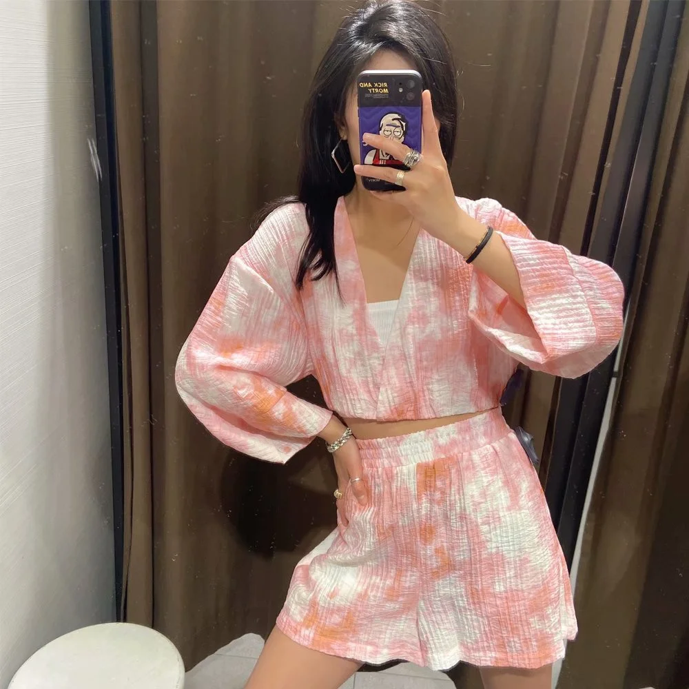 

Top women's spring and summer new style 2021 holiday style fashion all-match tie-dye V-neck flared sleeve short shirt top