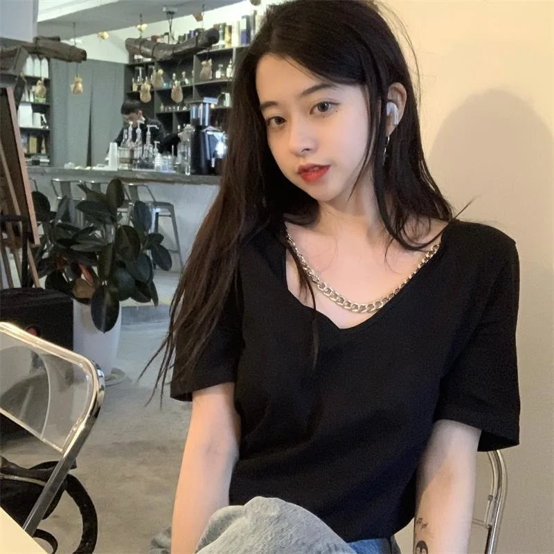 

Milk Silk 180G Sneaky Design Chain New Design Sense V-neck Chain Loose Base All-Matching Short Sleeve T-shirt