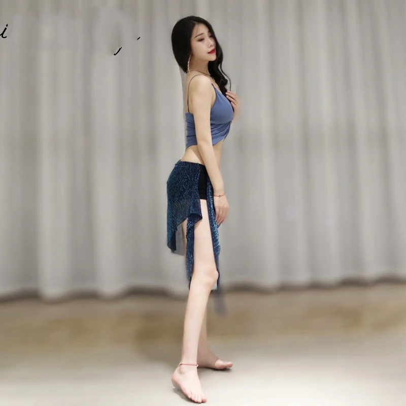 Женский костюм для восточного танца живота комплект с топом и шарфом-юбкой |