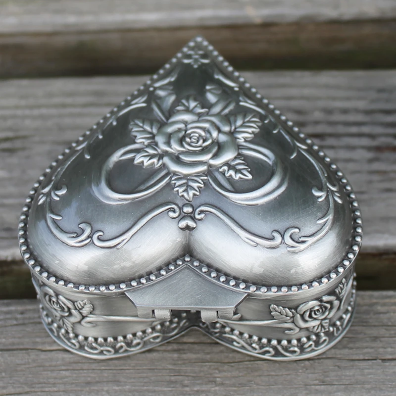 

Retro pewter plated heart shape flower engraved metal jewelry box, zinc alloy trinket gift box