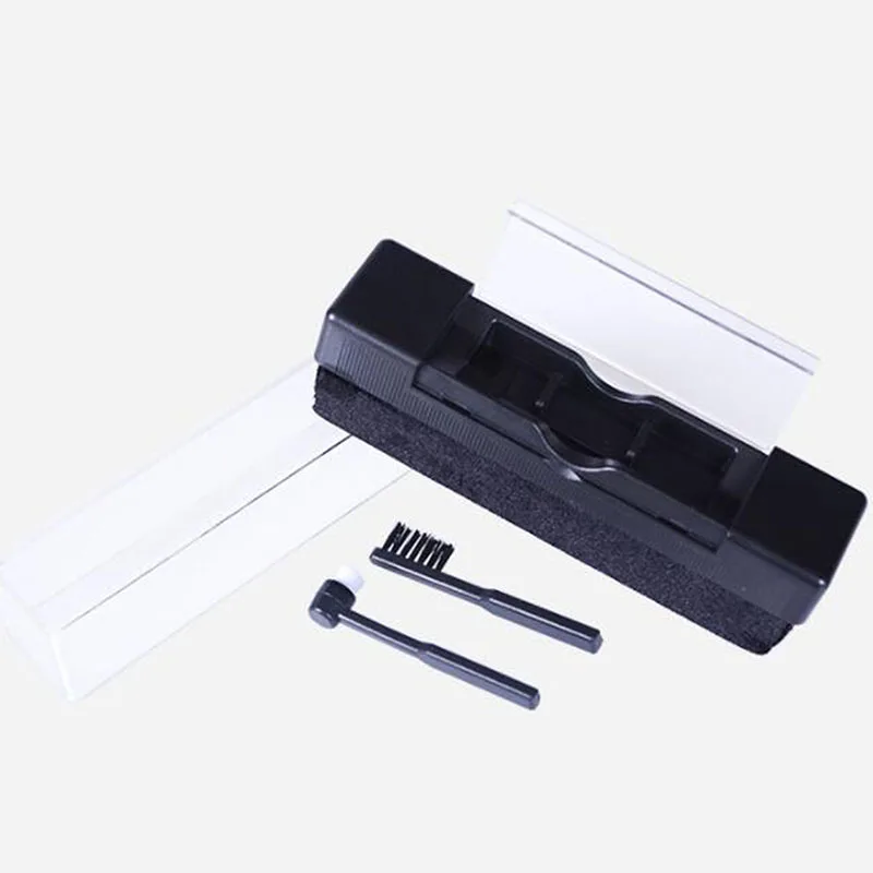 

Щетка для чистки в стиле ретро