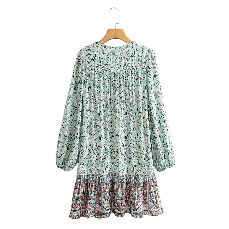 Женское винтажное мини платье в стиле хиппи летнее зеленое с цветочным принтом и