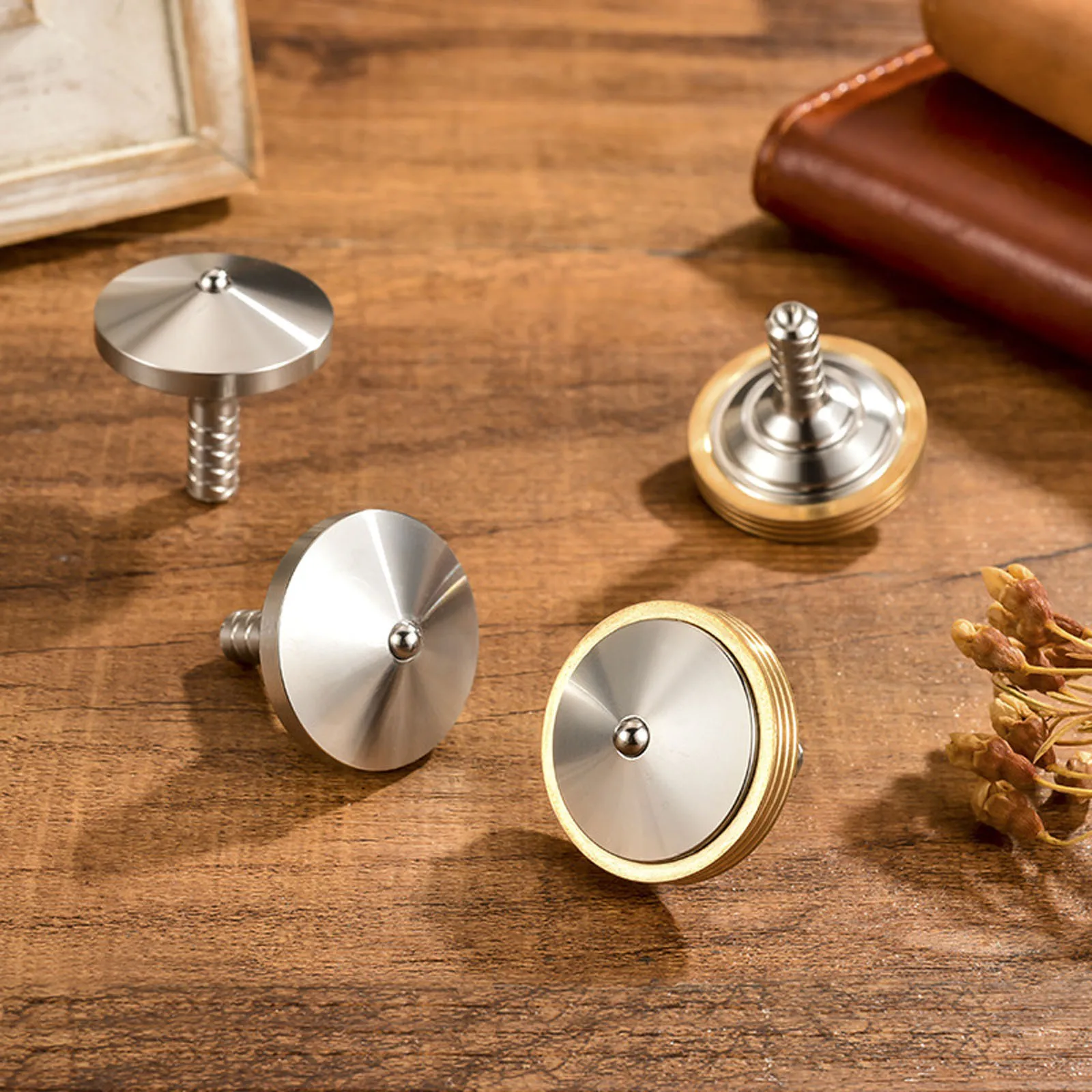 

Fidget Toy Stainless Steel Brass Gyroscope Metal Finger Spinning Top Bearing Spinner Toy Adult Toys for Children Fidget Spinner