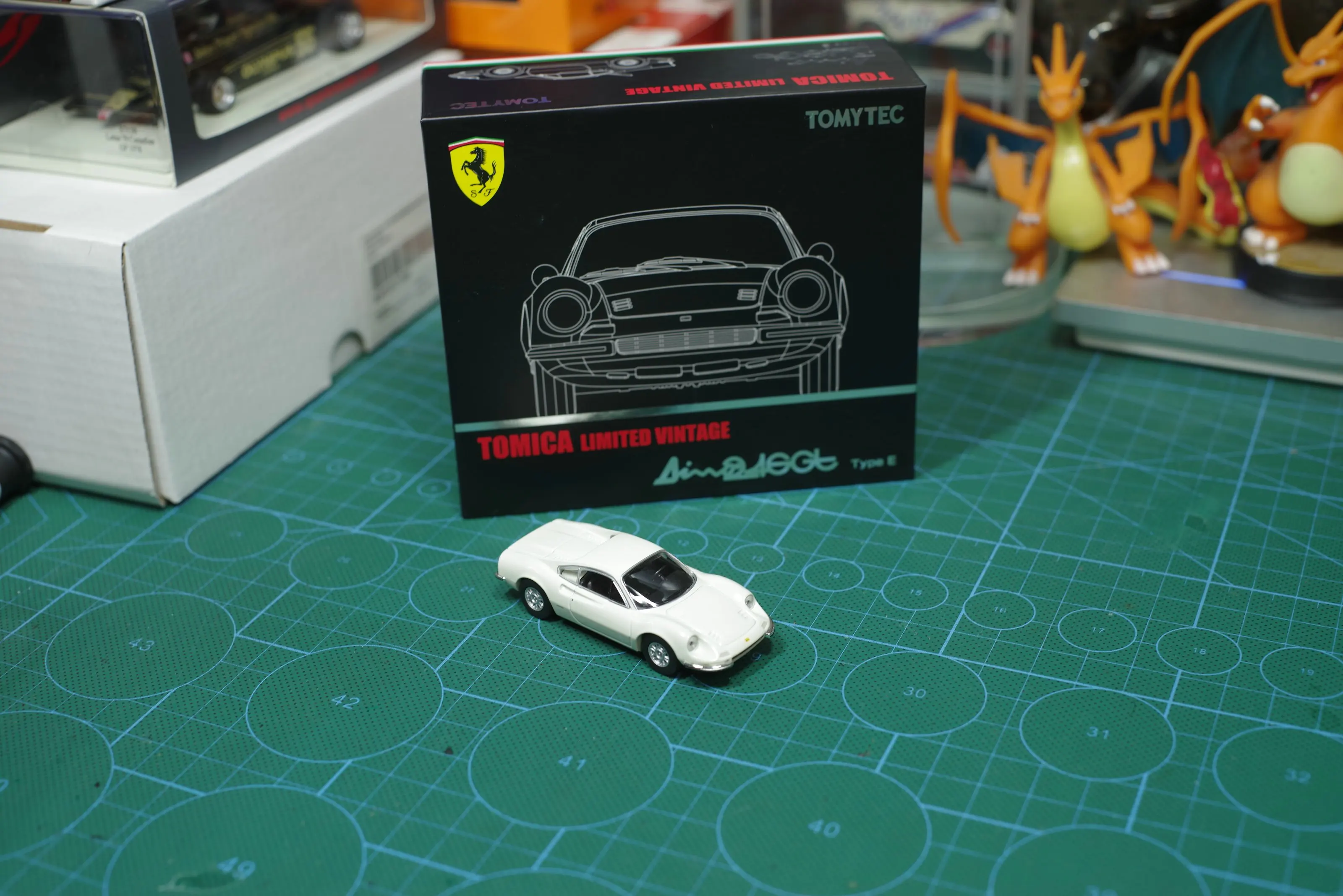 

TOMY Tomica tomytec 1/64 TLV-NEO FERRARI DINO 246GT collection die cast alloy car model