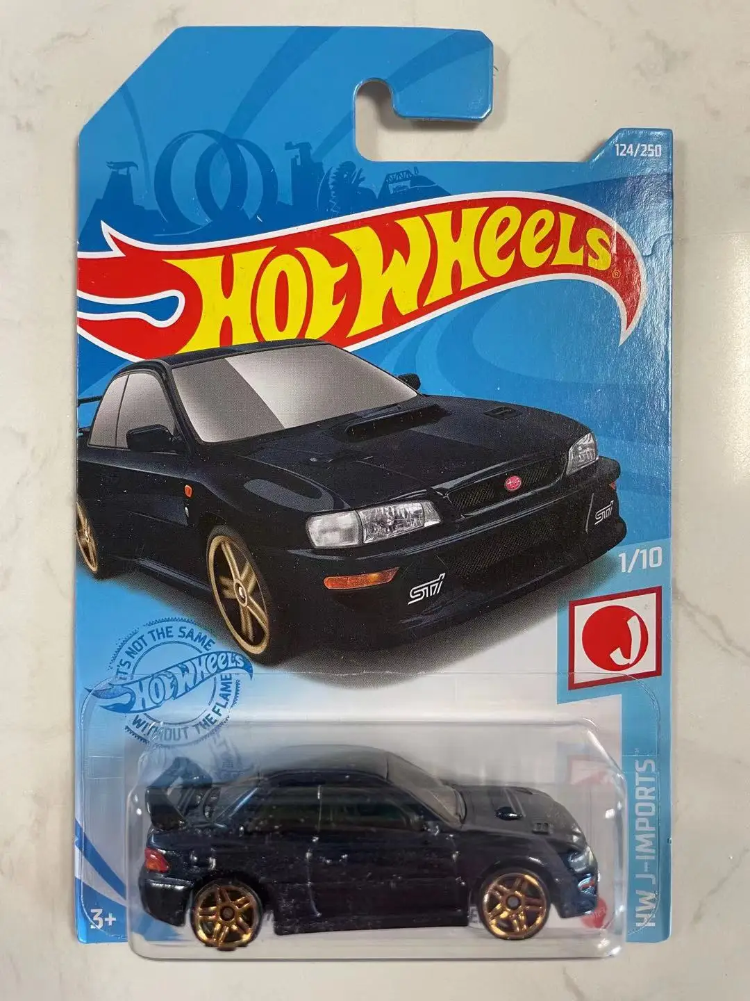 

Коллекционная игрушка Mattel Hotwheels 2021 SUBARU IMPREZA STI модель автомобиля из сплава 1:64 модель автомобиля с чехлом подарки для детей мальчиков и девоче...