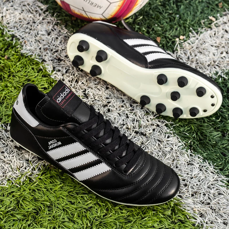 

Mannen Voetbalschoenen Hoge Enkel Voetbal Schoen Vrouwen Zachte Groud Man Voetbalschoenen Botas De Futbol Sokken Schoenplaten