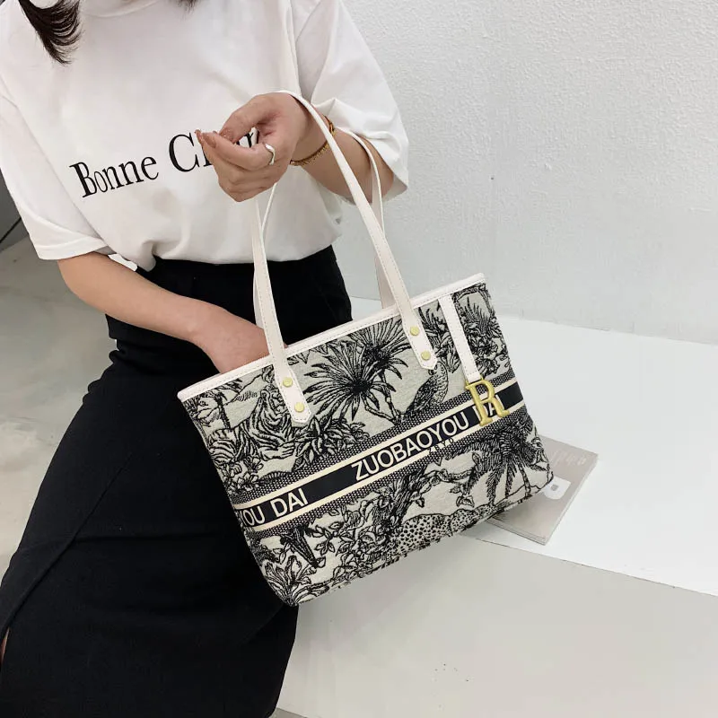 

High Quality Women Canvas Handbags Shoulder Bags Designer Female Large Capacity Tote Bag Embroidery Casual Messenger Bag Summer