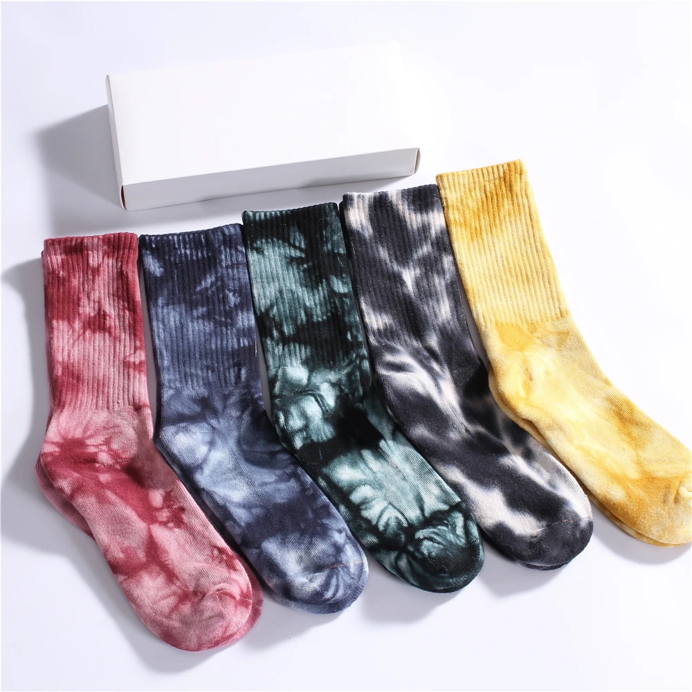 

Winter autumn fashion trend high quality maple cotton socks Harajuku street hip hop personality gradient sports basketball socks