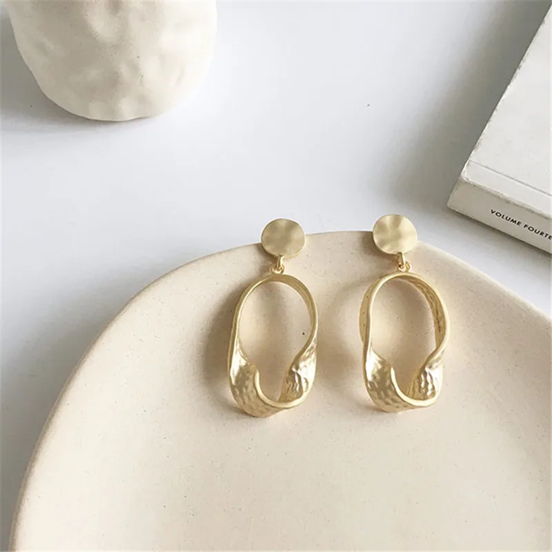 Веб знаменитости кольцо подвижное из нерегулярные Зажигалка интересного