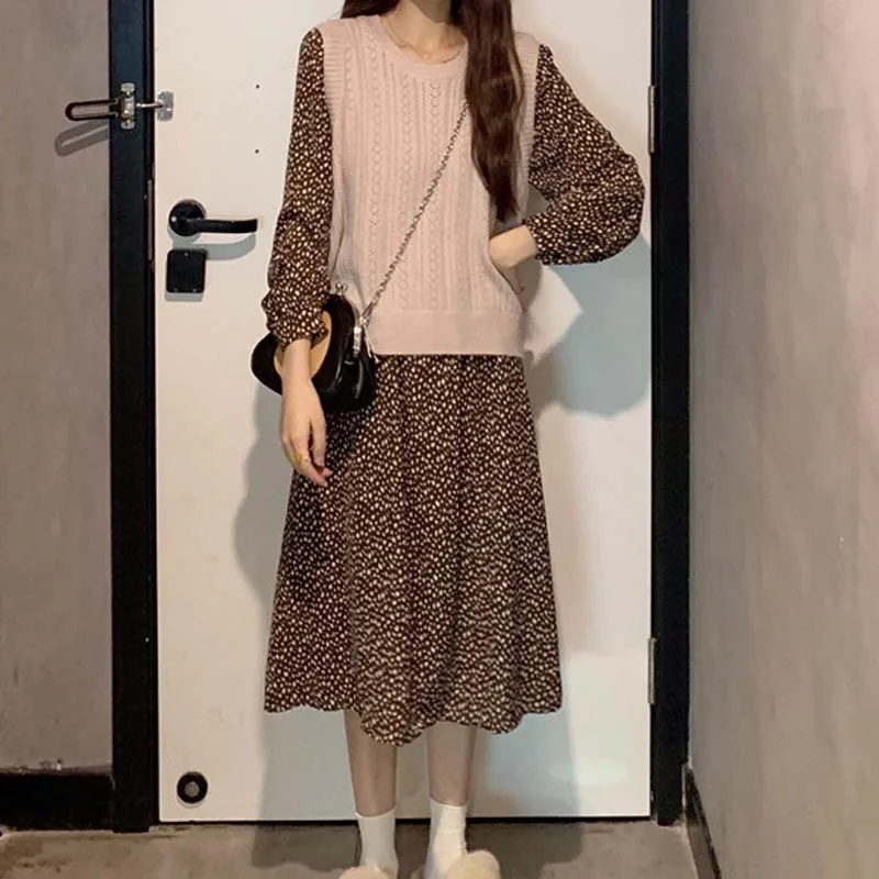 

2021 Summer New Korean Popular Slim Temperament All-Match Dresses Women French Retro Vintage Elegant V-Neck Floral Girls Vestido