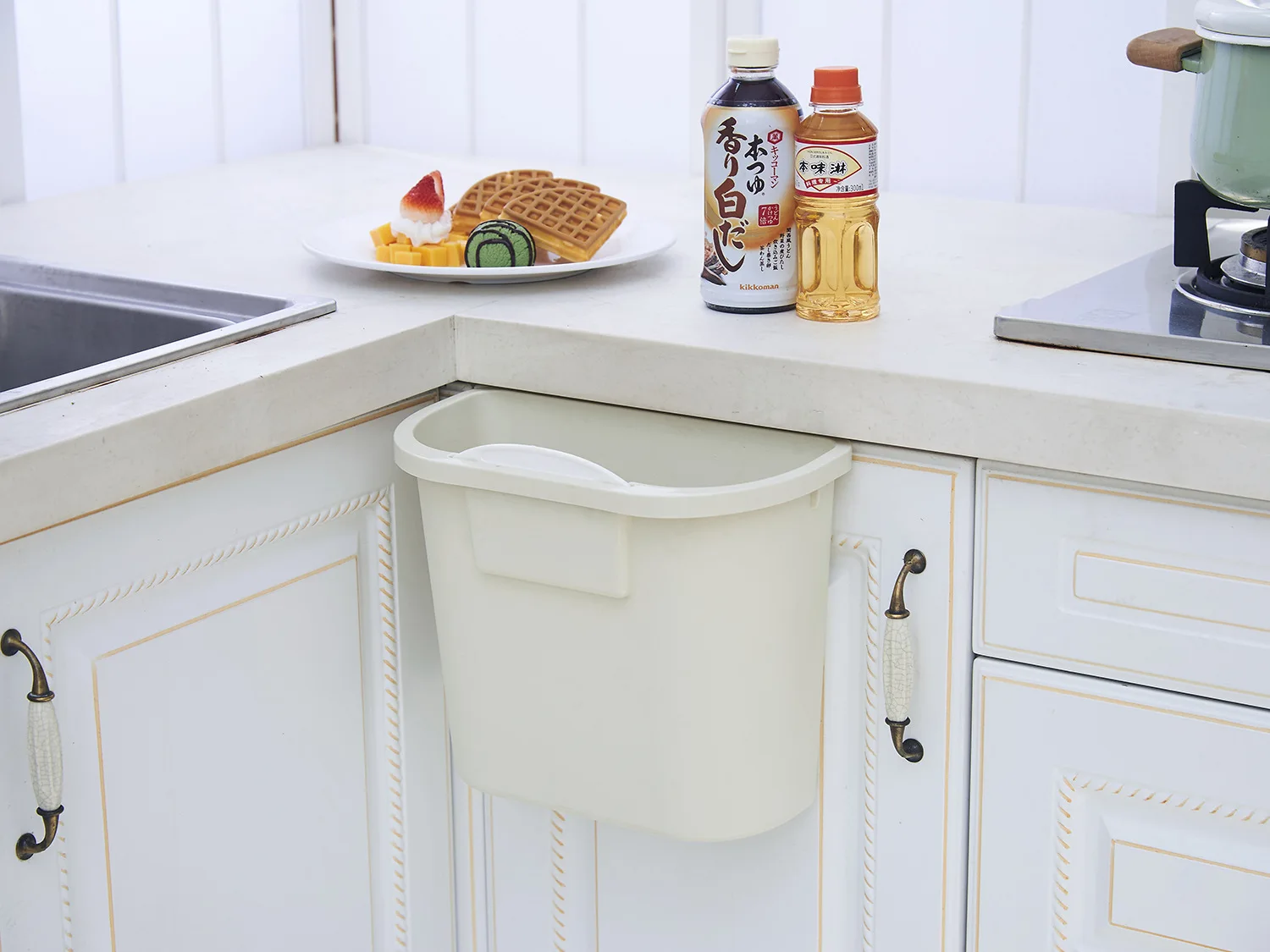 Кухня двери шкафа висячие корзины для мусора мусорное ведро может мусорный