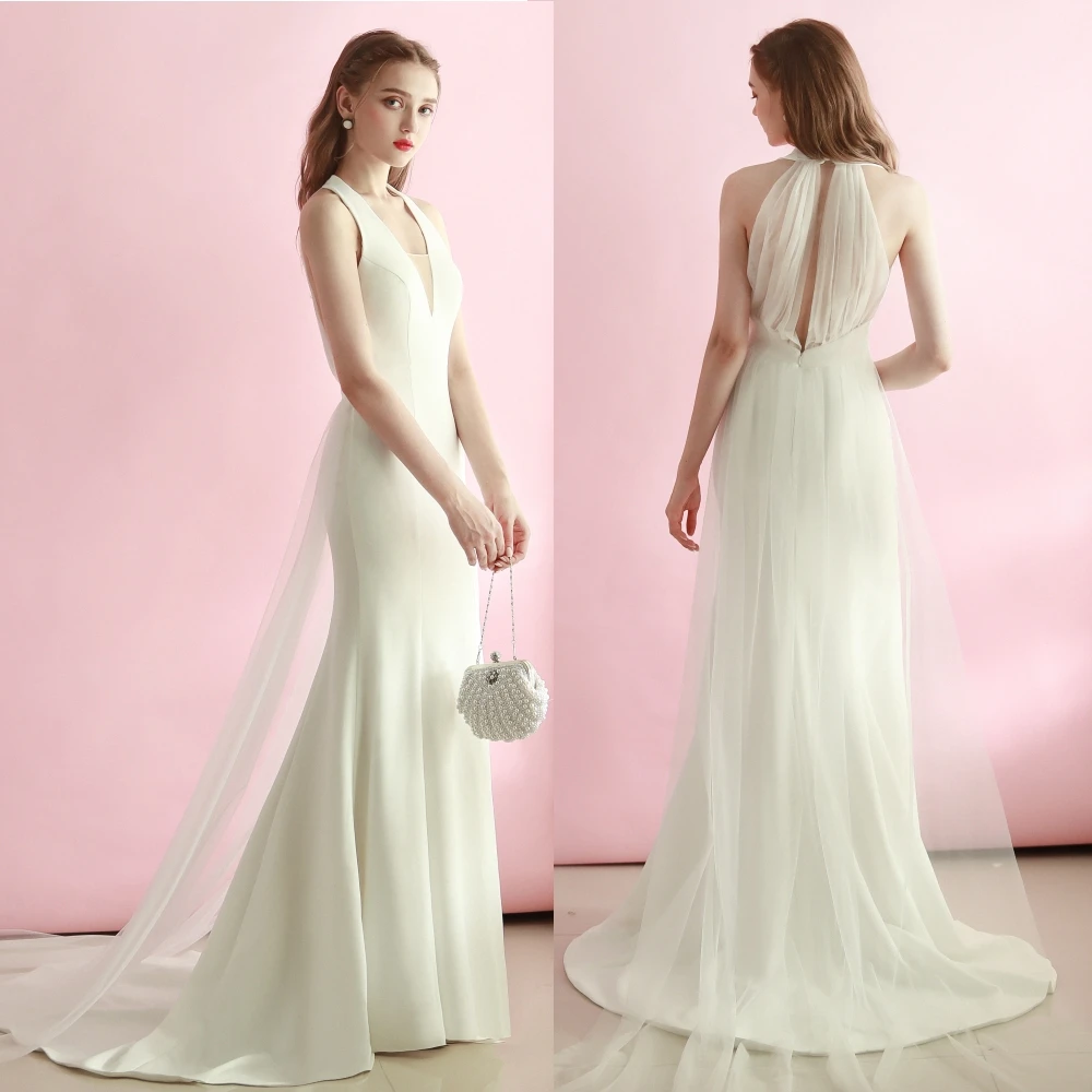 Простое мягкое атласное свадебное платье с лямкой на шее без рукавов юбкой годе V