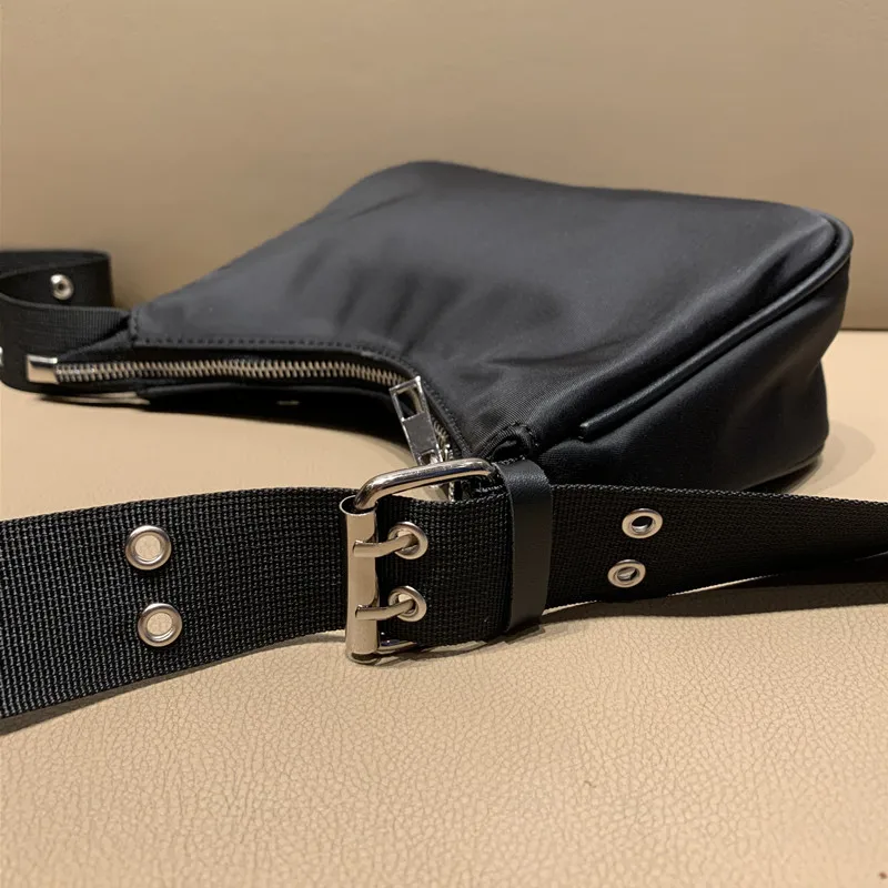 

2021 New Nylon Baguette Bag Women Vintage Black Shoulder Bag Casual Girls Armpit Bag Solid Color Handbag Street Crossbody Bag