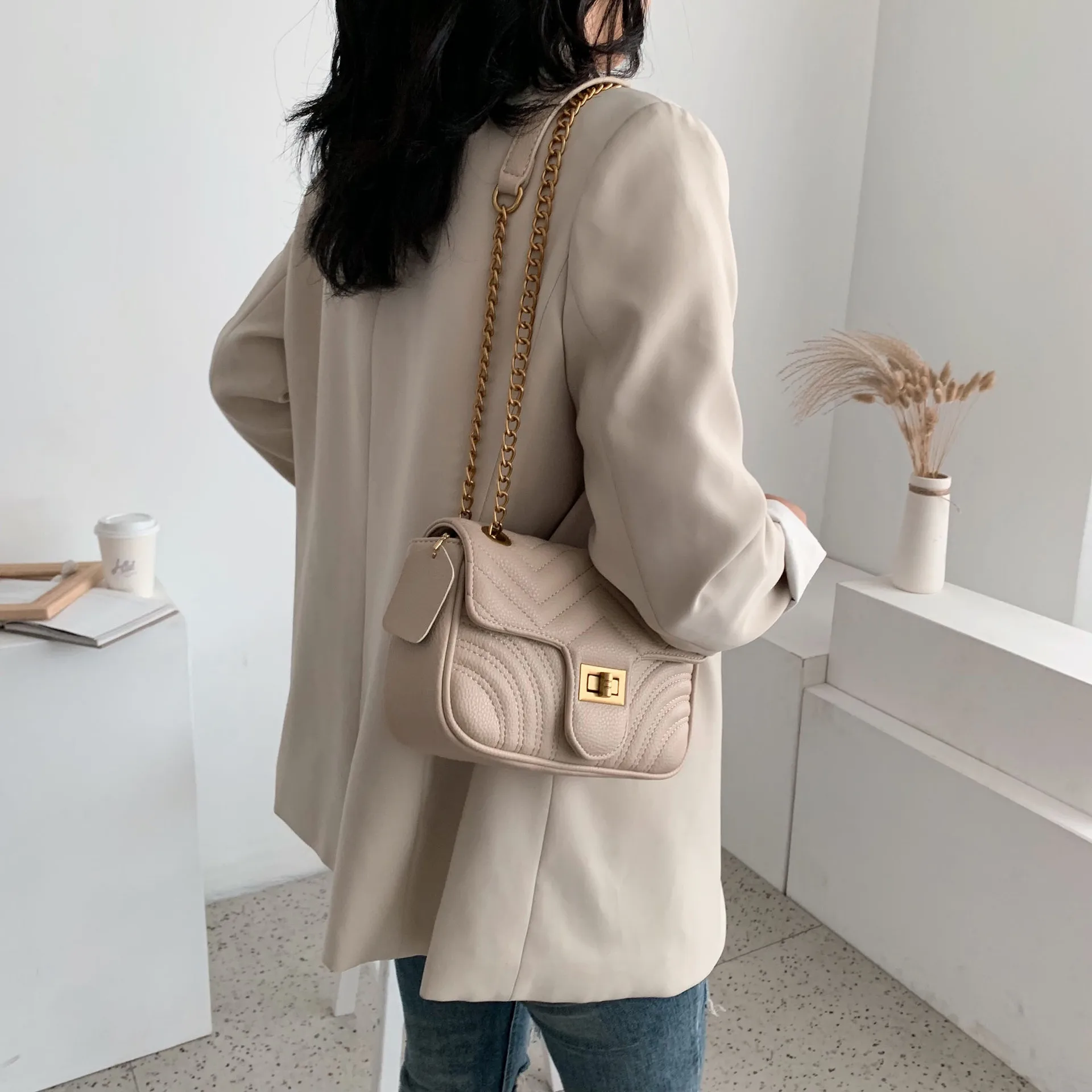 

Embroidery Chain Bag 2021 New Women's Lock Small Square Bag Single Shoulder Women's Bag Messenger Bag