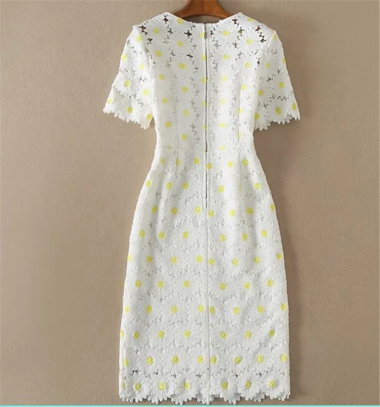 Новое водорастворимое белое и желтое кружевное платье с цветочной вышивкой |