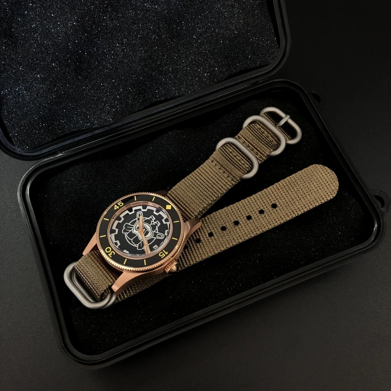 

STEELDIVE1952S - pro tin bronze retro men since the machine mechanical diving watches 300 m deep submergence noctilucent cans