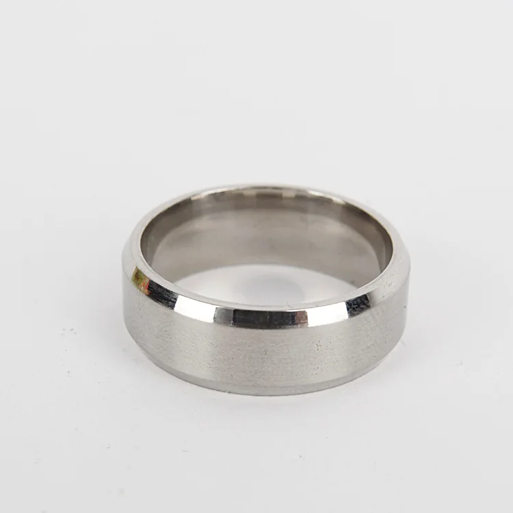 

Accessories Jewelry Titanium Steel Rings Men's and Women's Rings European and American