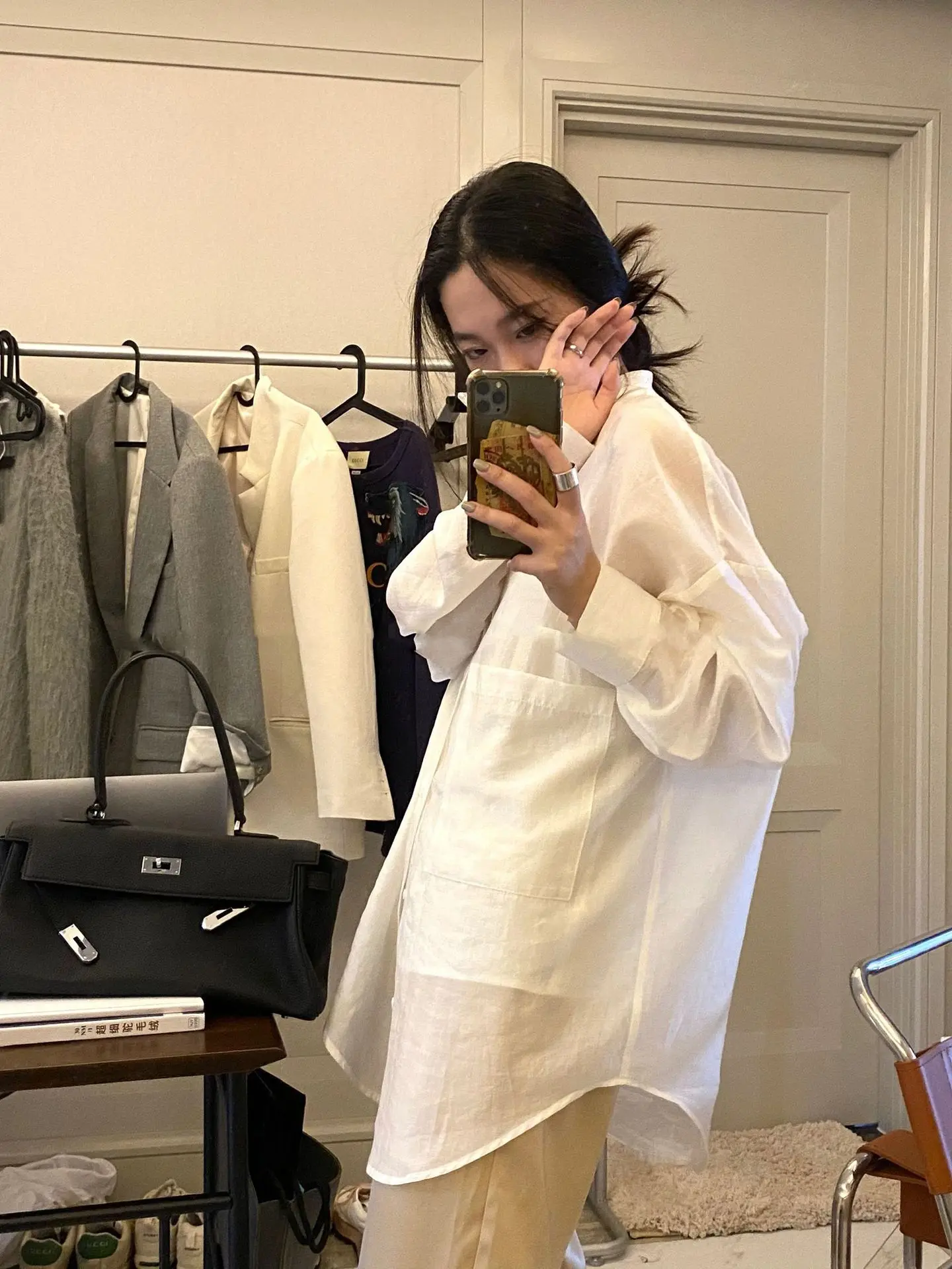 

Shirts & Blouses