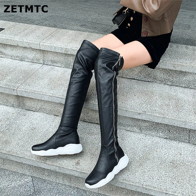 Женские сапоги до колена черные или белые на плоской подошве с квадратным носком