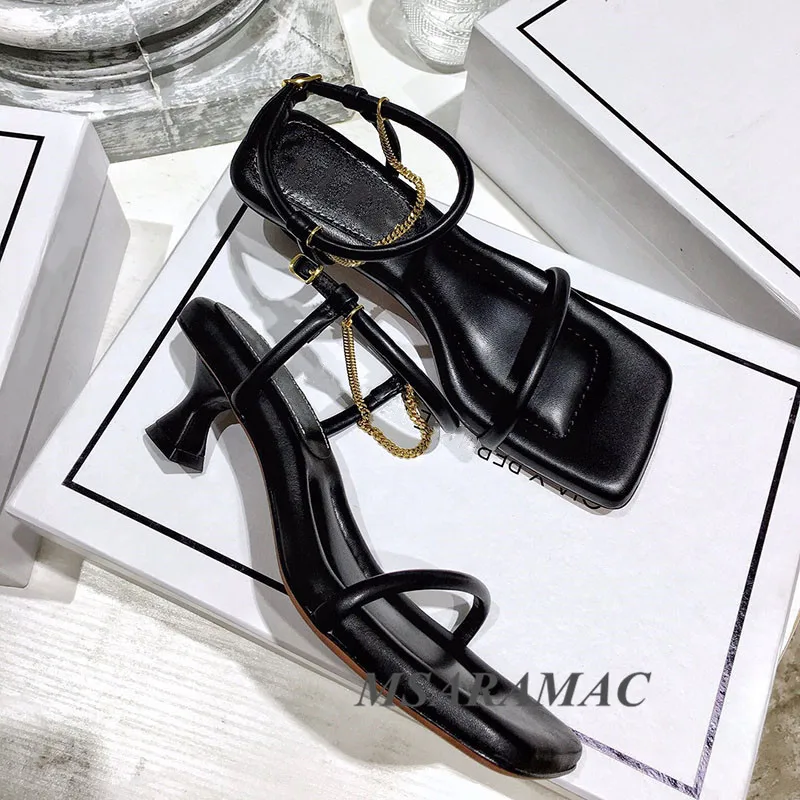 Босоножки женские на высоком каблуке большой квадратный носок металлическая