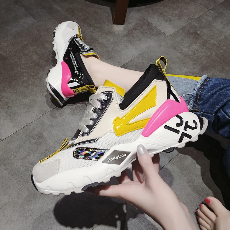 Женские кроссовки дышащие из сетки Брендовые женские уличные спортивные на