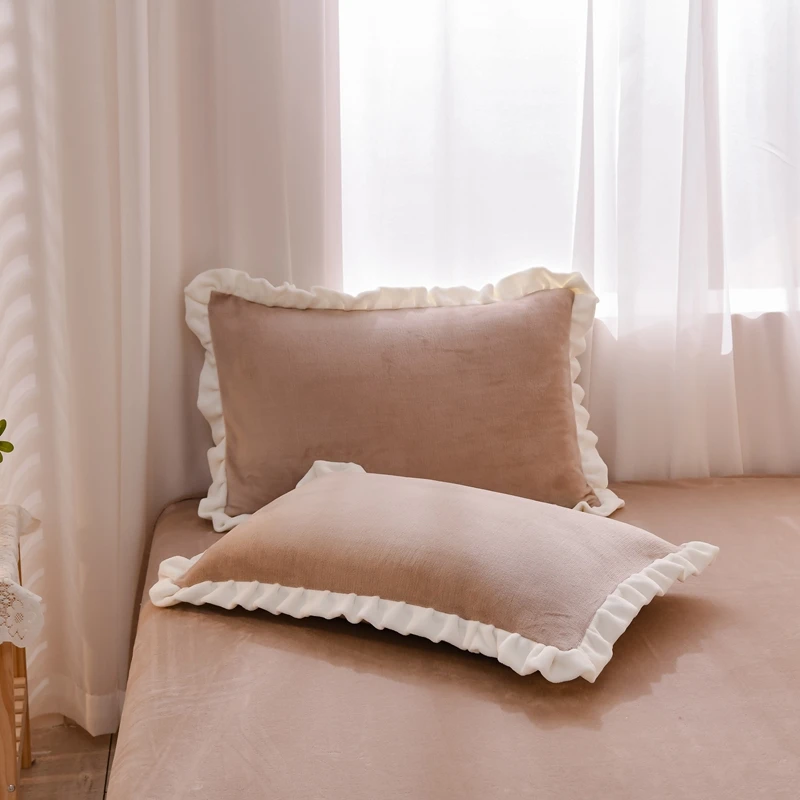 Бархатная наволочка цвета хаки макраме зима 100% с кристаллами молочным бархатным