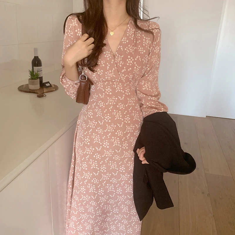 Женское платье с V образным вырезом Bella philosophy зеленое трапециевидной формы