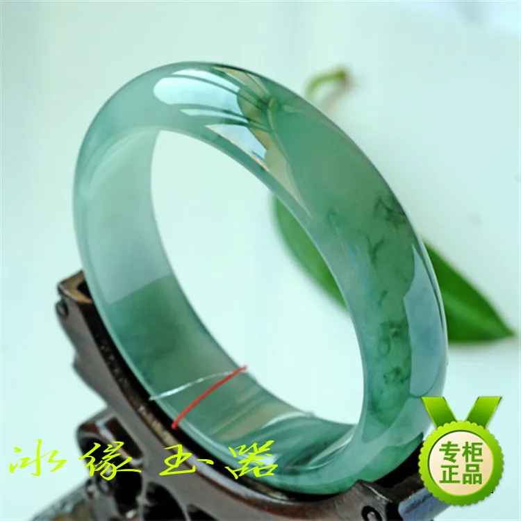 

Natural Burma ice waxy species green and full of flowers the Imperial Concubine Violet fluttering green jade bracelet