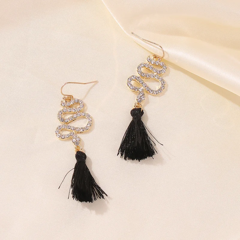 

AE-CANFLY 2020 Europe and America Cross Border Elegant Trend Earrings Geometry Hollow out Tassels Earrings Cool Fashion Earring