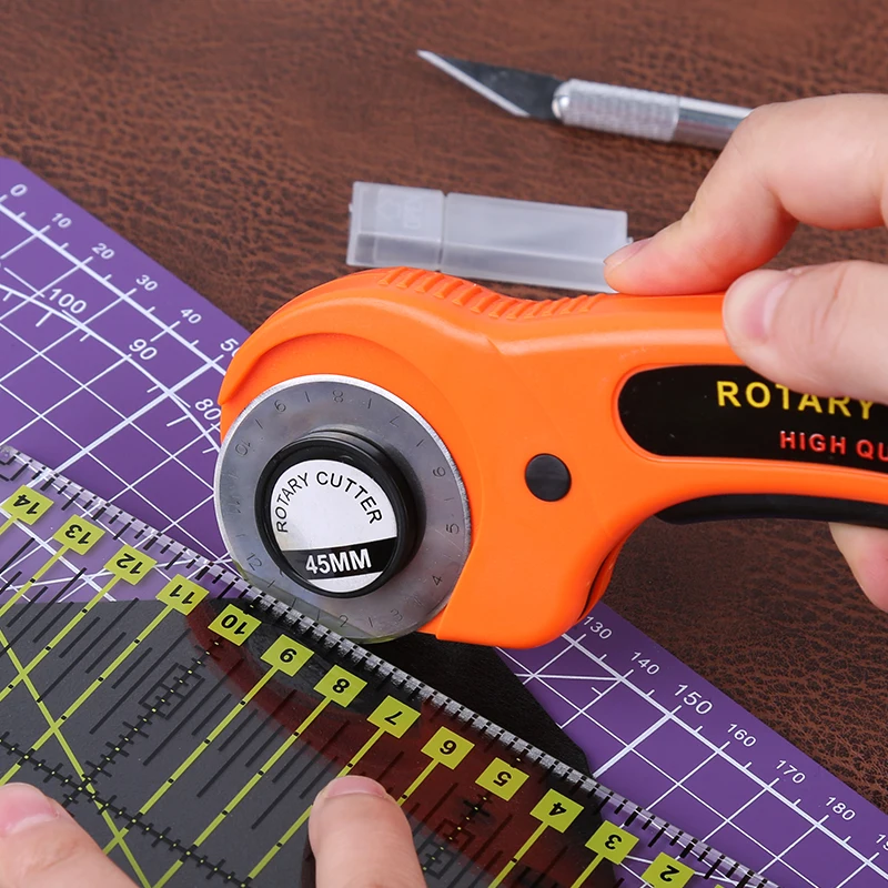 45mm Rotary Cutter With 5 pcs Replacement Blades For Scrapbooking Quilting Sewing Arts & Crafts | Дом и сад