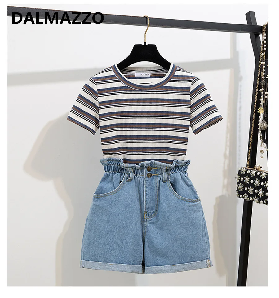 Женский комплект из 2 предметов футболка с коротким рукавом и шорты в полоску