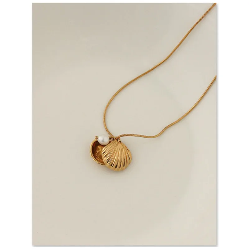 

Good Quality Shiny Natural Real Pearl Shell Pendant Necklace for Girls Lovely Niche Design Summer Simple Clavicle Chain Women