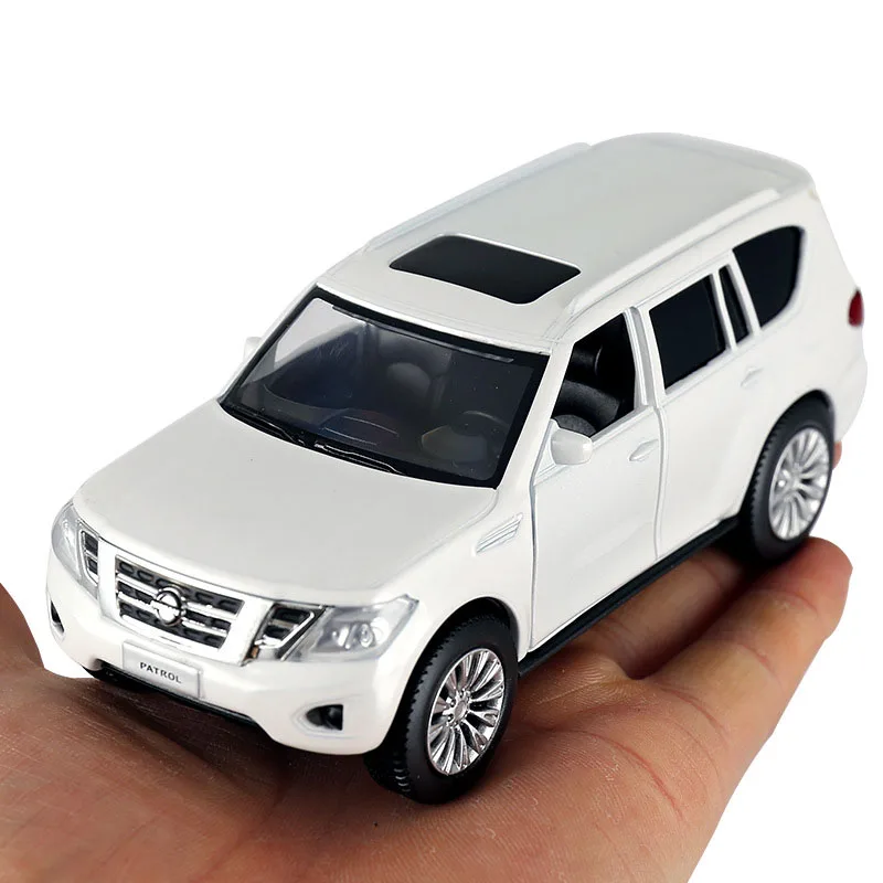 Модель автомобиля Patrol SUV из сплава игрушка литой под давлением Y62 полицейский
