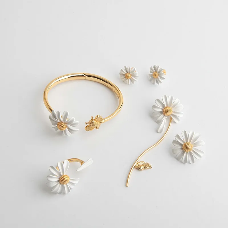 Новые золотые маленькие серьги ромашки ожерелье в виде пчелы с цветами