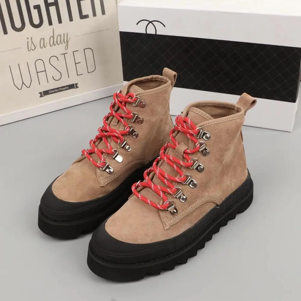 Женские замшевые ботинки короткие на толстой подошве 4 см новая модель удобной