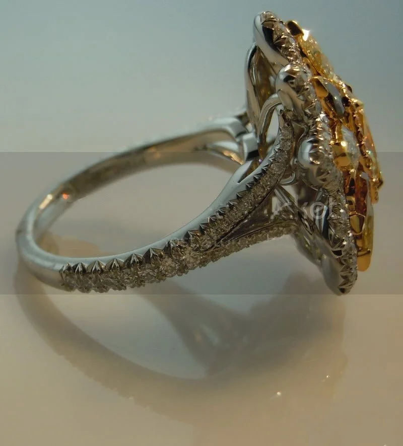 Кольцо с кристаллами и цветами Женское кольцо драгоценным камнем роскошное