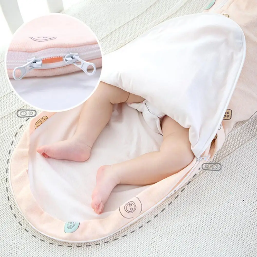 

Милый детский спальный мешок с регулируемой молнией