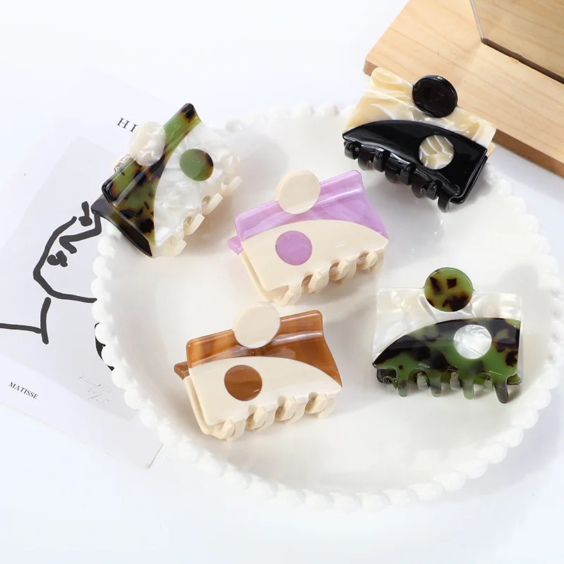 Женский акриловый зажим для волос Инь-Ян размер 5 см фиолетового черного белого