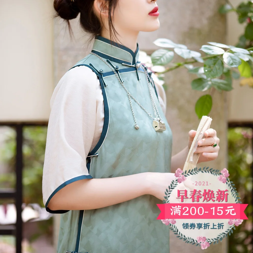 

is false of the republic of China in two collar plate buckles double breasted province qipao dress with short sleeves