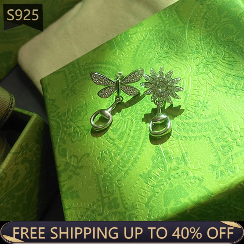 

Серьги-гвоздики из серебра 925 пробы в виде стрекозы с бриллиантами