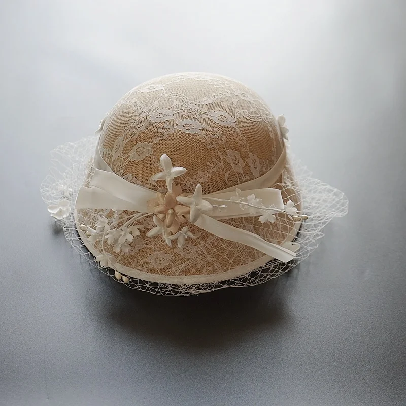 

Женская кружевная шляпка-Вуалетка Sinamay, модный головной убор для церкви и свадебной вечеринки, официальная Федора с цветами, аксессуары для ...