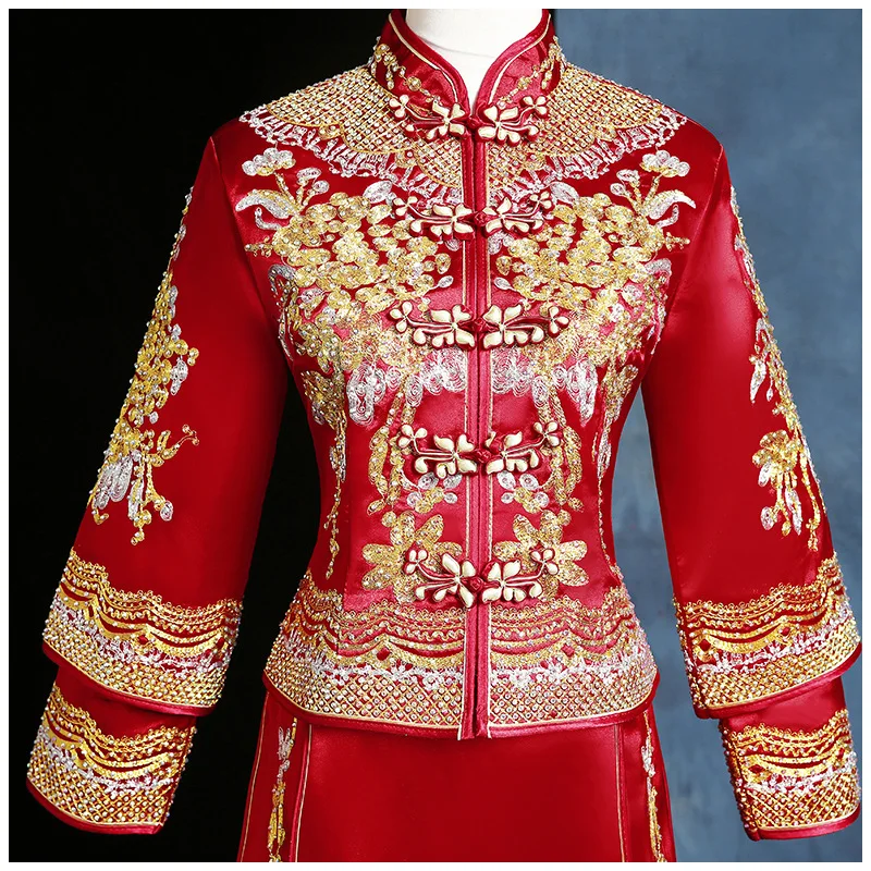 Платье свадебное атласное в китайском стиле с вышивкой Золотой Пион |