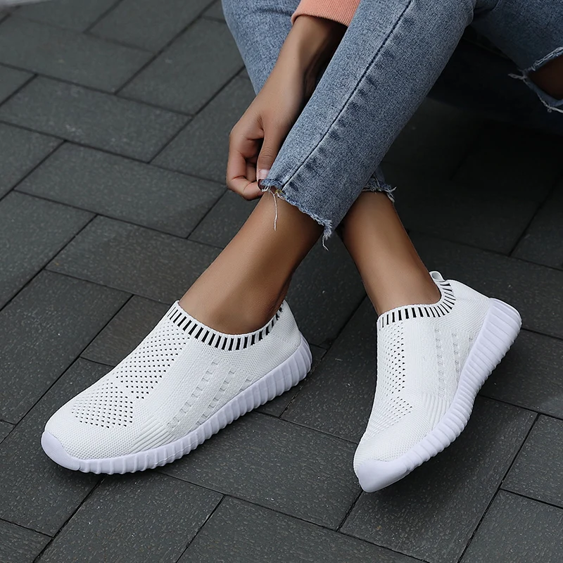 

Women's Tennis Shoes Mesh Breathable Lightweight Non-slip Walking Shoes Women's White Sneakers Free Shipping Maximum Size 43