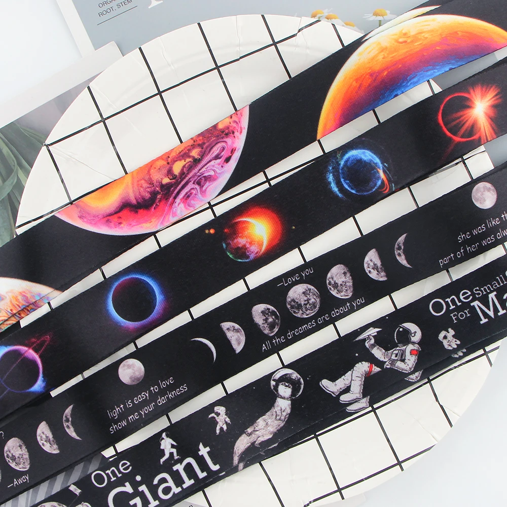 

Lunar Landing Mobile Phone Belt Keychain Cheetah Badge Camera USB Keychain Lanyard Neck Strap