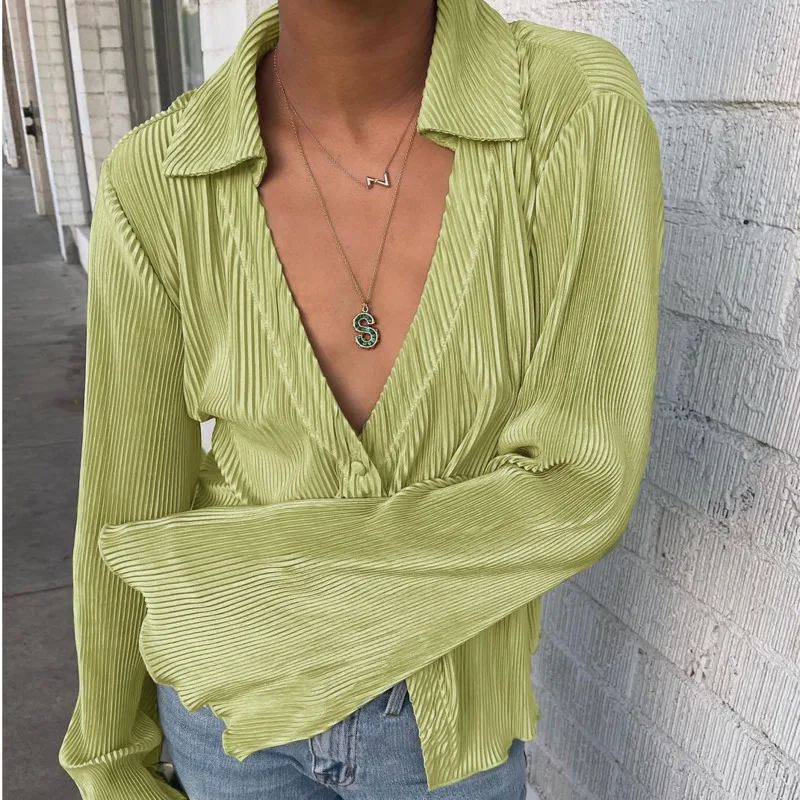 Женский однобортный костюм блузка с расклешенными рукавами и брюки высокой