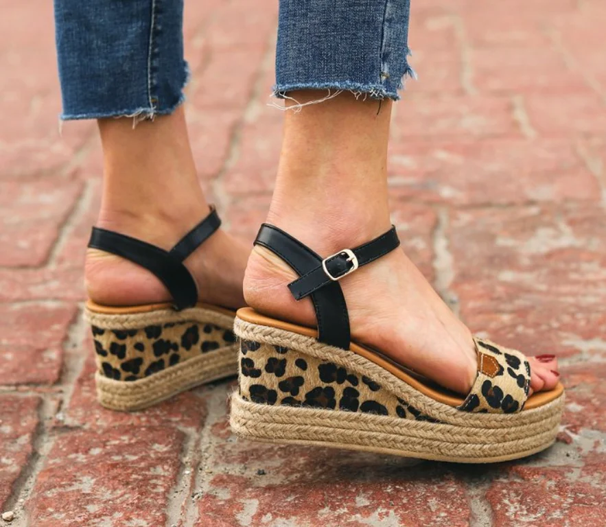 

Women Shoes High Flat Platform Sandals Straw Thick Bottom Ladies Sandals Peep Toe Beach Sandals Belt Buckle Summer Shoes