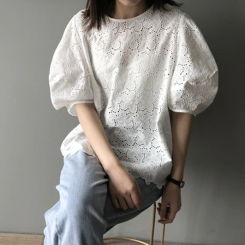 

2021 Summer New O Neck Korean Chic Women Blouse Simple Puff Sleeve Hook Folwer Hollow Shirts for Woman Sweet Solid Loose Tops