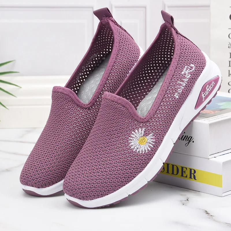 

Summer women flat shoes 2021 new flying knitting shoes fashion flowers ladies sneakers pedal lazy shoes women mesh running shoes