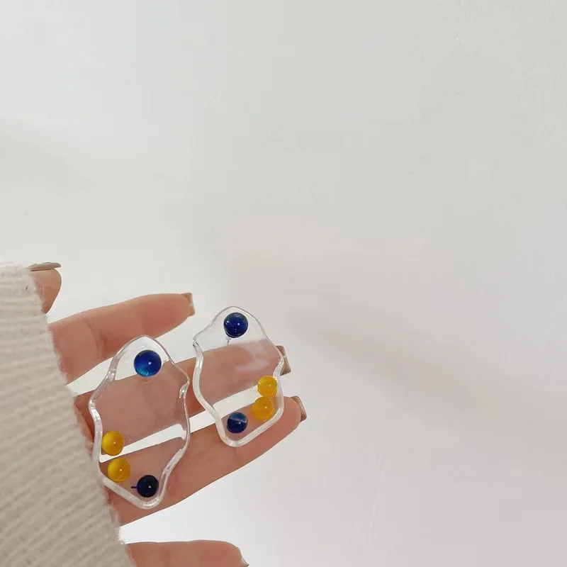 

2021 New Fashion Summer Style Fresh Blue Beads Irregular Transparent Acrylic Dangle Earrings Contrast Color Ins Oorbellen