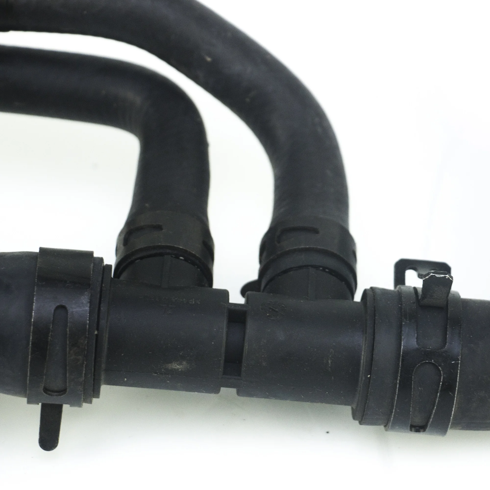 

Outlet Pipe 9677351480 For Dongfeng Citroen C4 Sega C4L Radiator Outlet Pipe Joint 1.2T Free Shipping